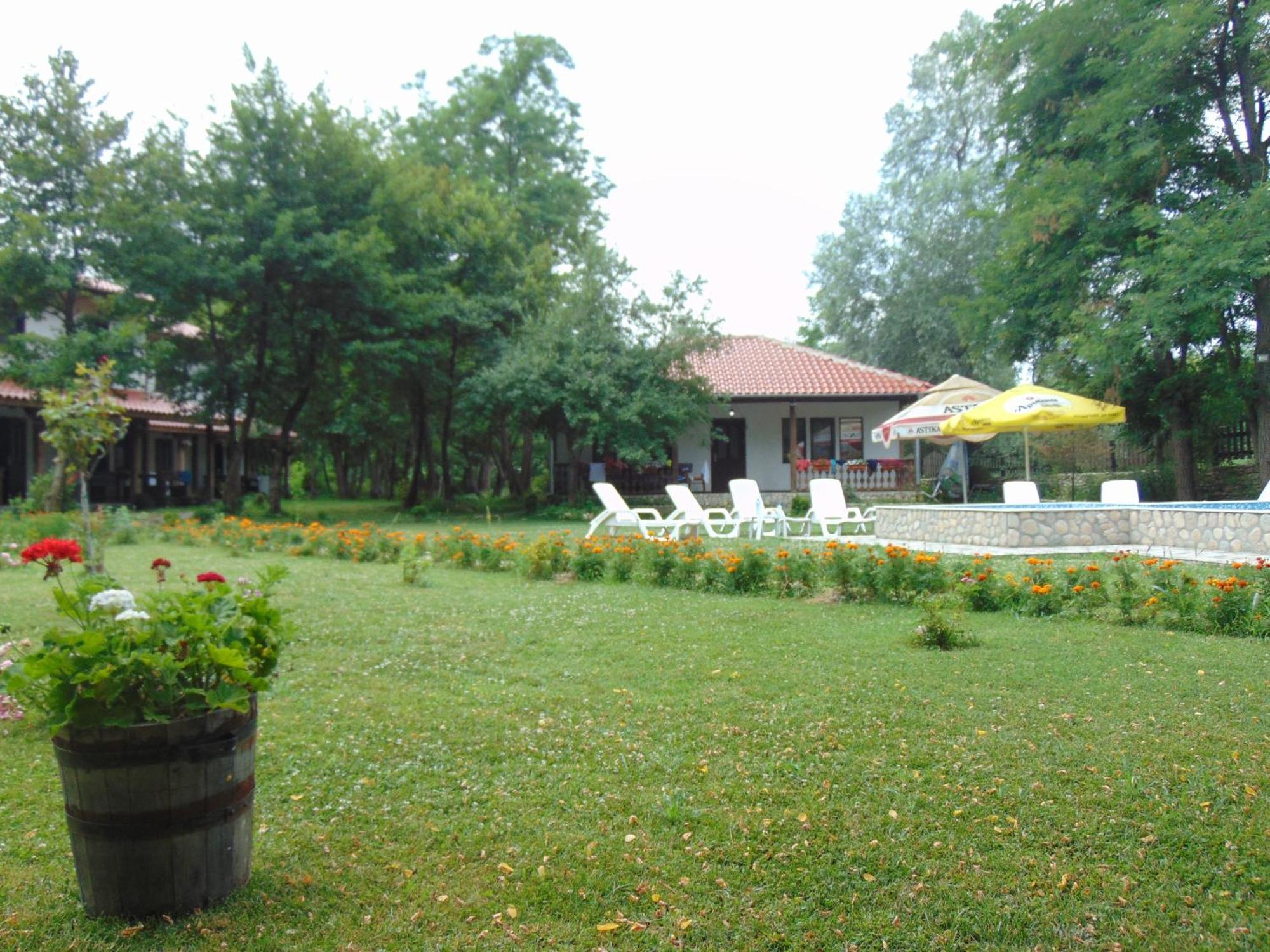 Hotel Holiday Park Ranchoto à Kirkovo  Extérieur photo