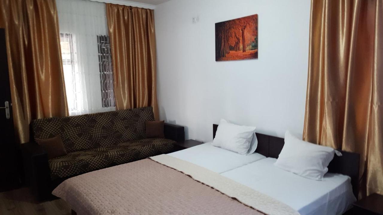 Hotel Holiday Park Ranchoto à Kirkovo  Extérieur photo