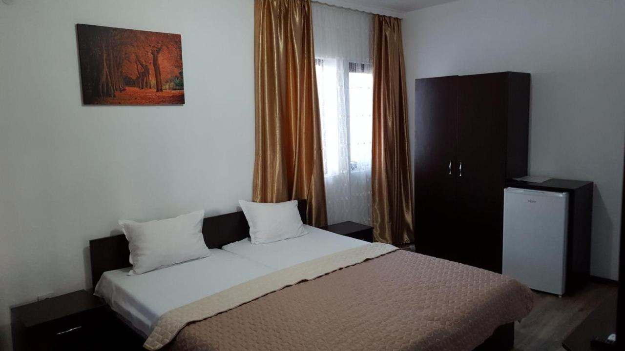 Hotel Holiday Park Ranchoto à Kirkovo  Extérieur photo
